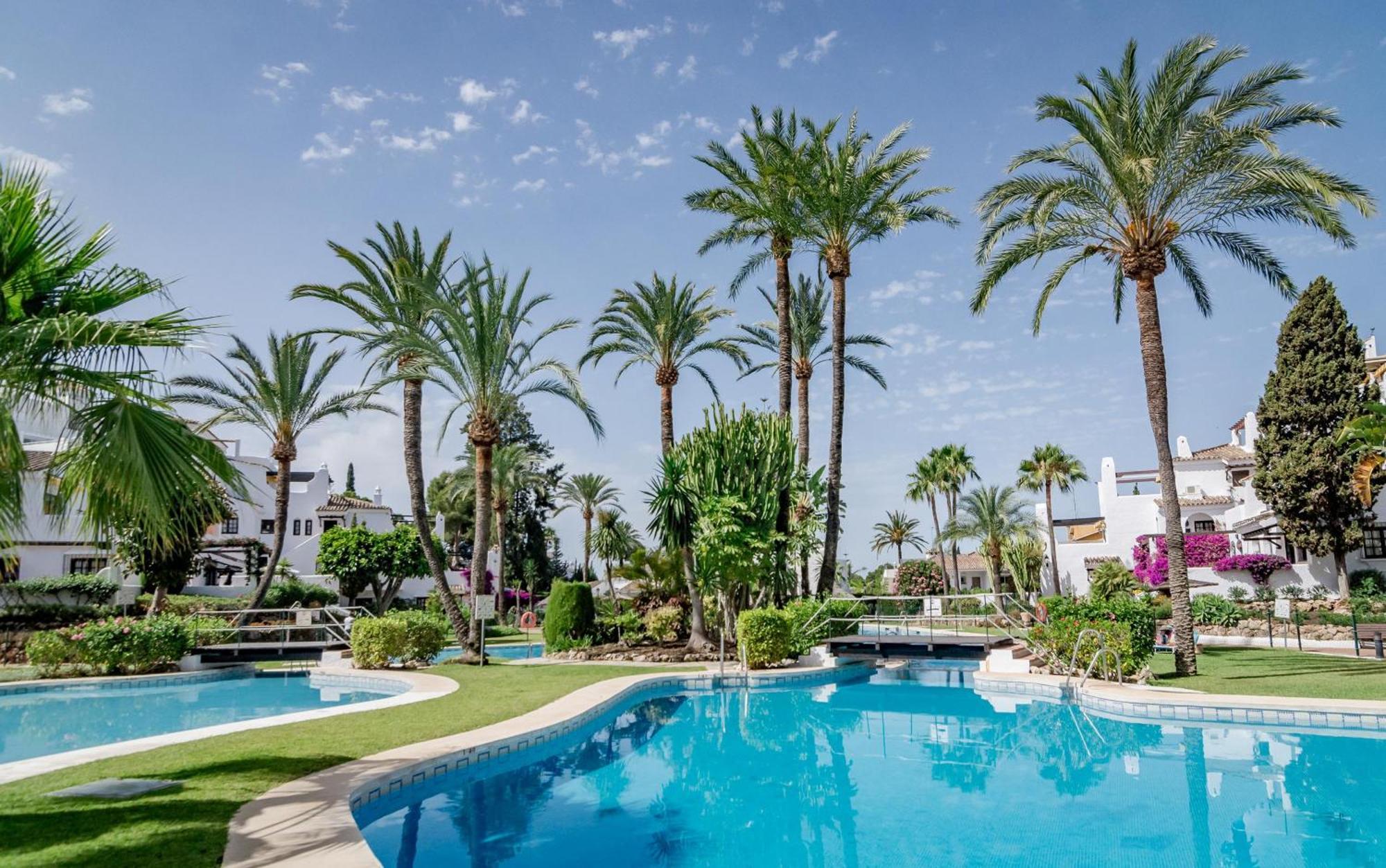 Apartemen Ab3 - Spacious Home, Puerto Banus Marbella