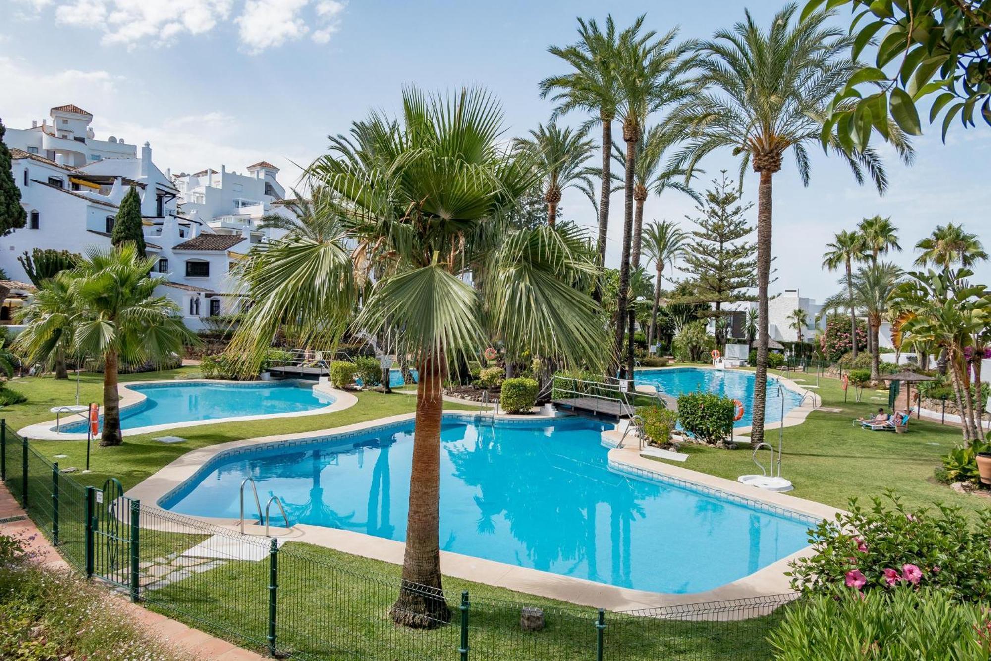 Apartemen Ab3 - Spacious Home, Puerto Banus Marbella