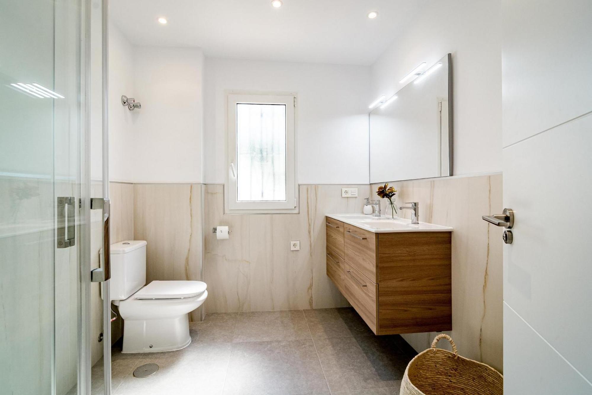 Ab3 - Spacious Home, Puerto Banus *