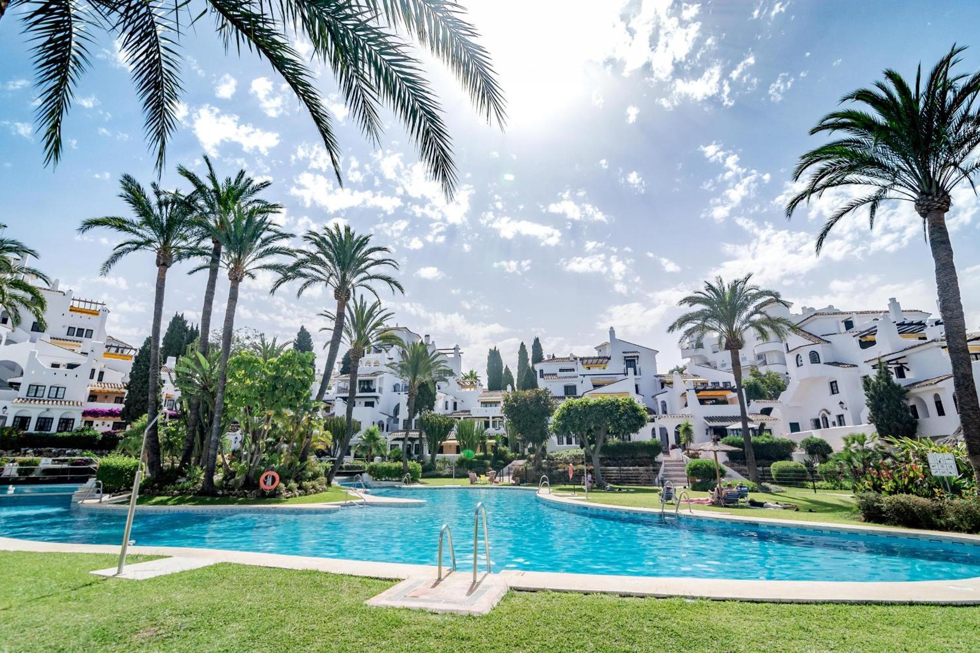 Ab3 - Spacious Home, Puerto Banus